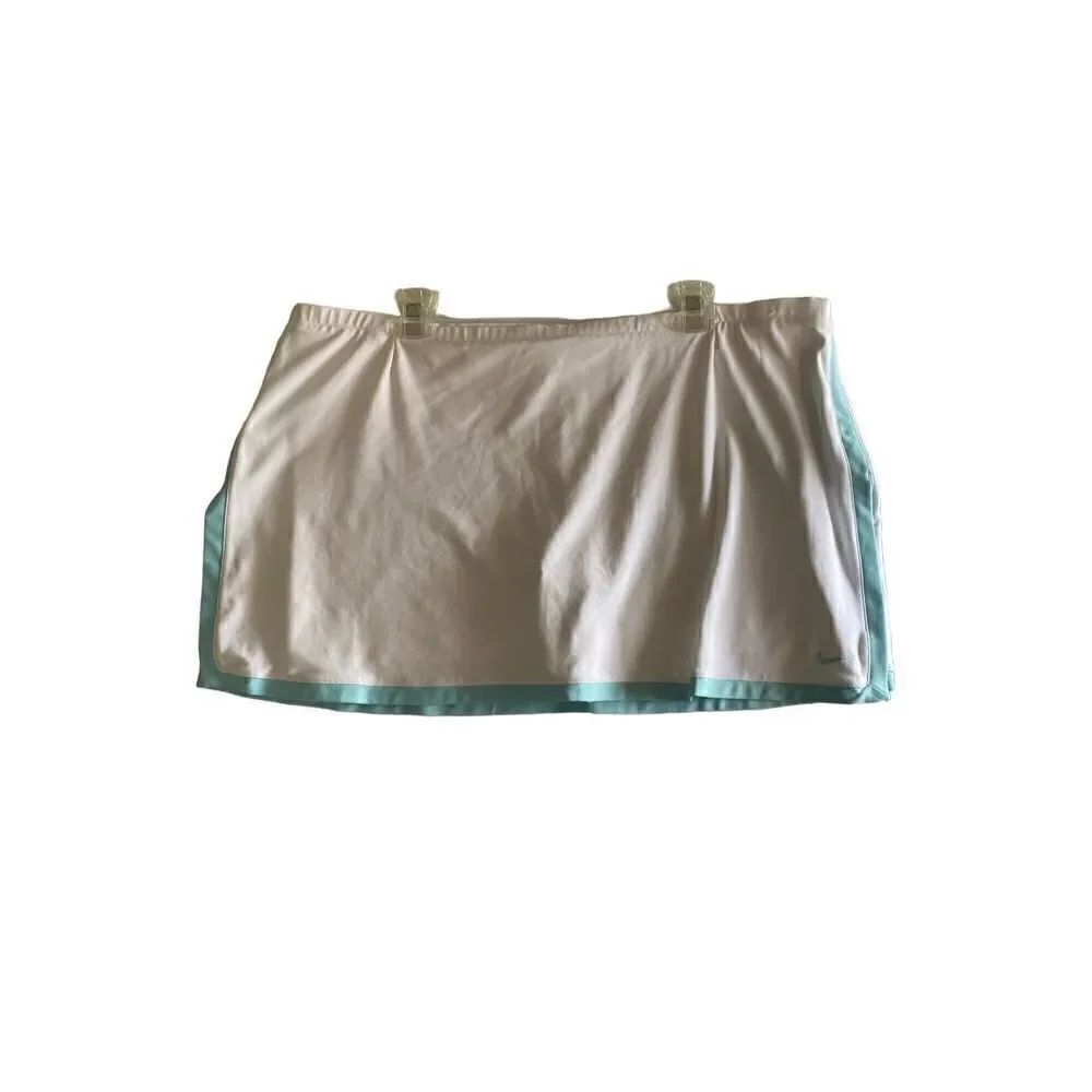 Nike plus size women’s white and aqua trim tennis skirt size XXL